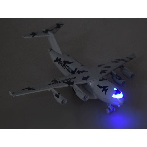 Karinio lektuvo modelis su šviesos ir garso efektais, baltas